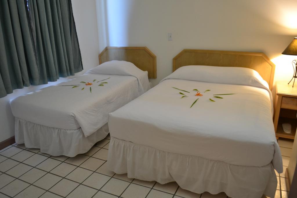 West Plaza Malakal Hotell Koror Eksteriør bilde